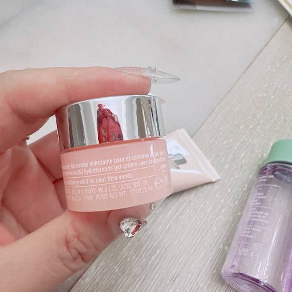 Clinique skincare /makeup bundle /mascara/eye cream /makeup remover/mask/New - Picture 7 of 7